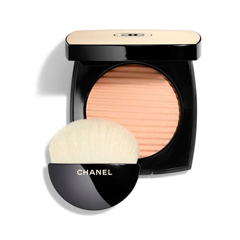 Chanel Reve de Camelia Highlighter for Spring 2022